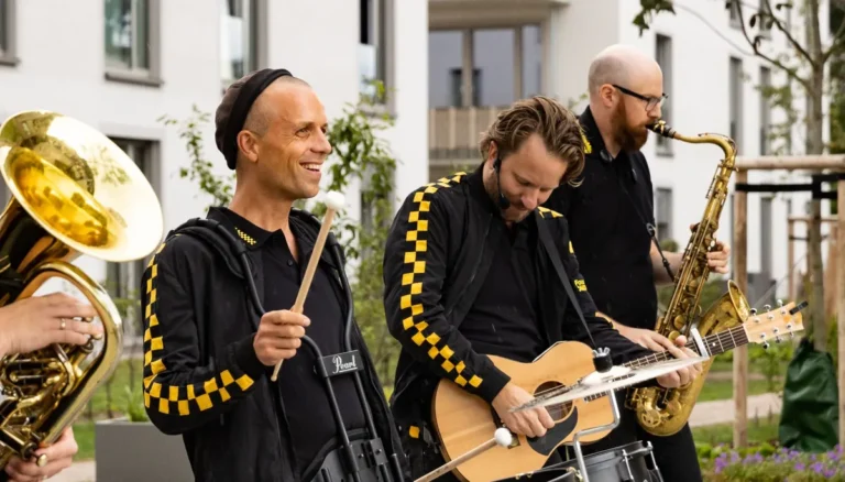 Hofkonzert mit den Follow Me’s – Musik im Freien in Deutschland.